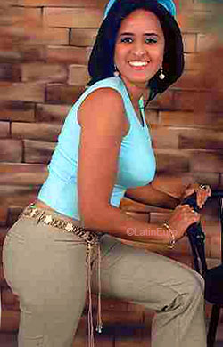 Date this attractive Dominican Republic girl Rocio from San Francisco de Macoris N2671
