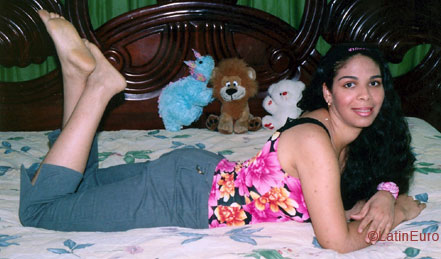 Date this hard body Dominican Republic girl Reyna from Santiago N2678