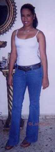 Date this cute Dominican Republic girl Anakelmary from Santo Domingo N2686