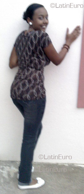 Date this funny Dominican Republic girl Yoscaira from Santiago N269