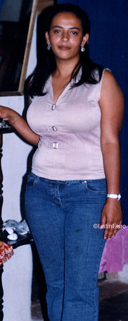 Date this nice looking Honduras girl Fany from Olancho N2726