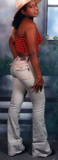 Date this sensual Honduras girl Yessica from Yoro N2870