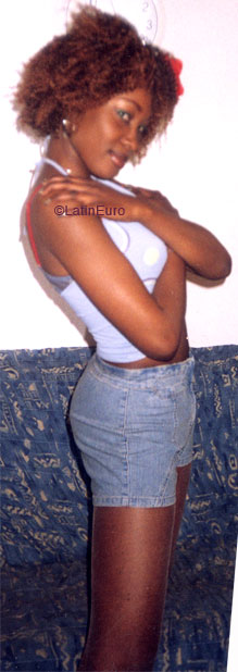 Date this passionate France girl Nathalie from  N3017