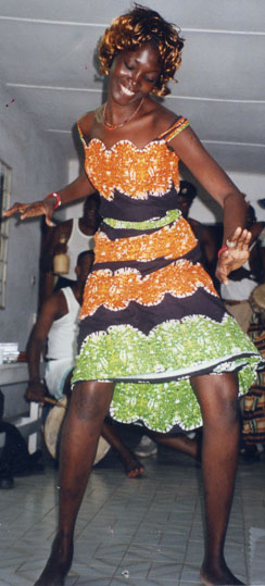 Date this happy France girl Sahahou from  N3043