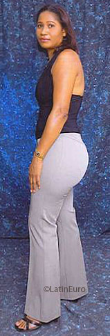 Date this pretty Dominican Republic girl Santa from Santiago N3145