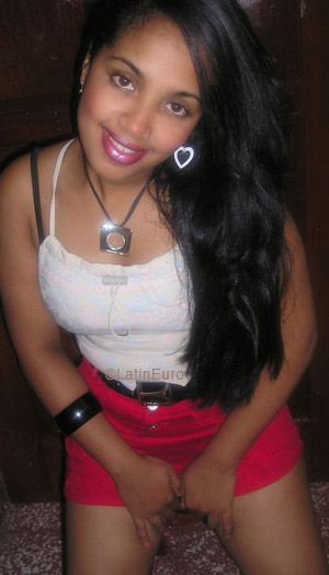 Date this good-looking Dominican Republic girl Arisleyda from Santiago N3275
