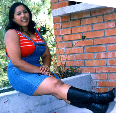 Date this hard body Honduras girl Lourdes from Tegucigalpa N3345