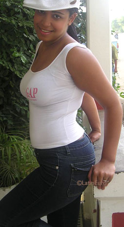 Date this sultry Dominican Republic girl Cindy from Santiago N3357