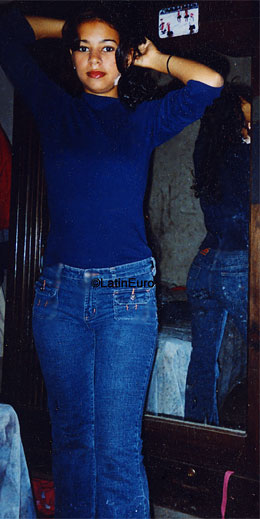 Date this sensual Honduras girl Leonela from Yoro N3463