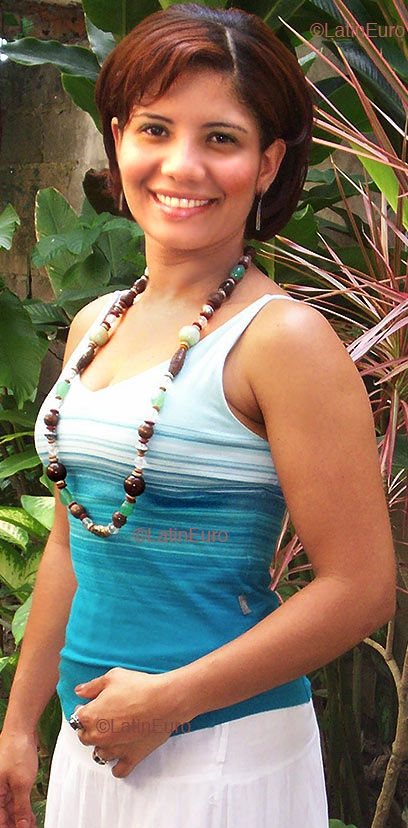 Date this good-looking Dominican Republic girl Grisel from San Cristobal N422
