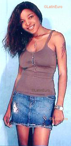 Date this athletic France girl Cassandra from  N546