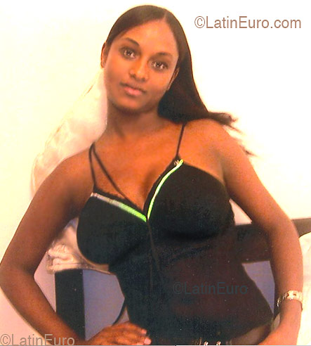 Date this delightful Any Country girl Wendy from  N571