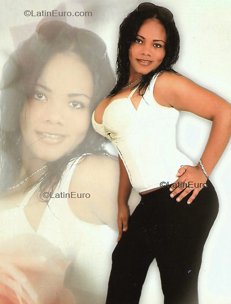 Date this pretty Dominican Republic girl Keila from Santiago N774