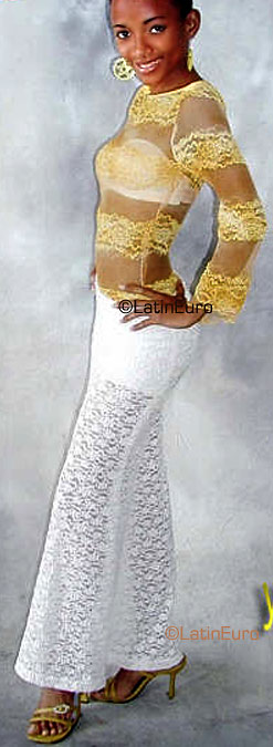 Date this nice looking Dominican Republic girl Yacelis from San Pedro de Macoris N887