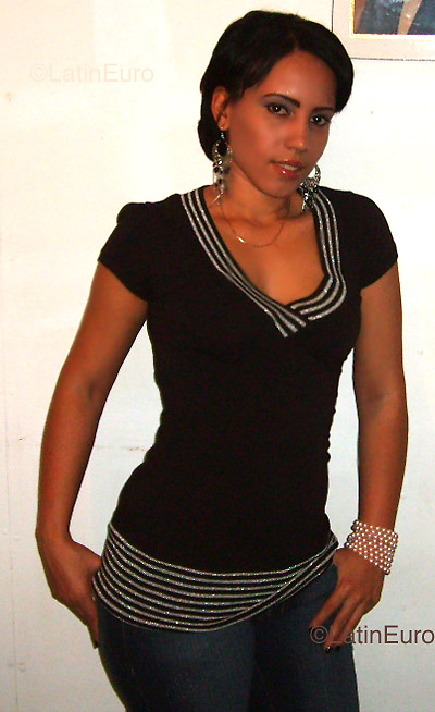 Date this good-looking Dominican Republic girl Celeste from Maria Trinidad Sanchez N995