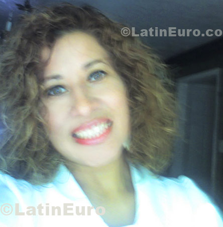 Date this sensual Any Country girl Sandra from  U334