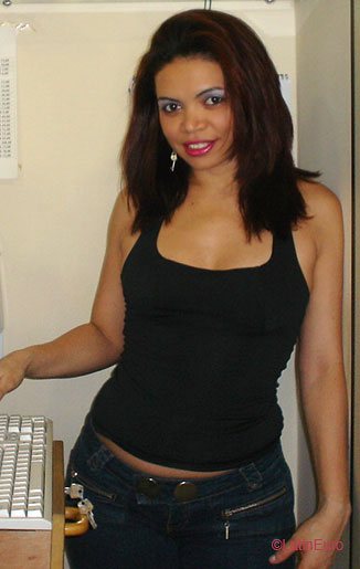 Date this hard body Brazil girl Fran from RIO DE JANEIRO B6479