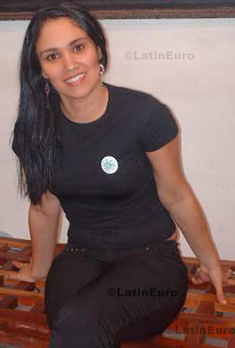 Date this gorgeous Brazil girl Andreia- from Sao Paulo B709