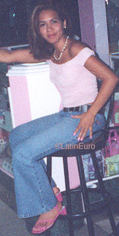 Date this foxy Honduras girl Gladis from Tegucigalpa N3881