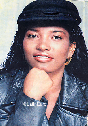 Date this delightful Brazil girl Cristiane from SALVADOR B9879