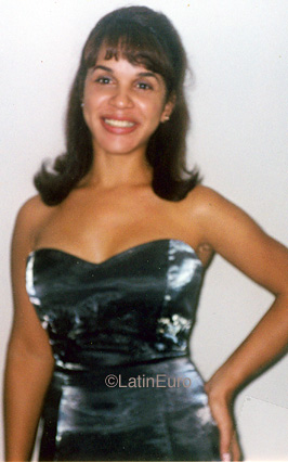 Date this delightful Brazil girl Flavia from GOIANIA B9916