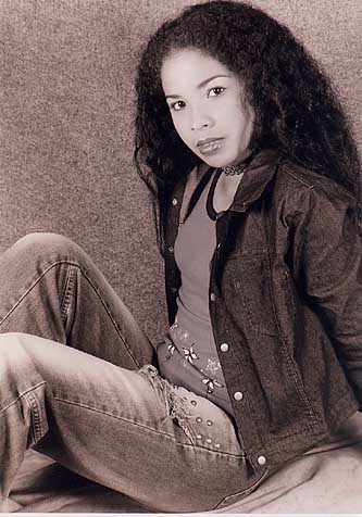 Date this gorgeous Brazil girl Luisa from ARAXA B9867