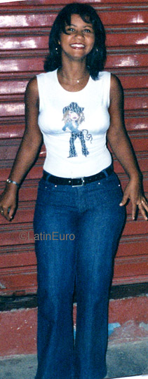 Date this lovely Brazil girl Geisa from IBICARAI B9725
