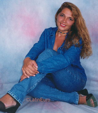 Date this delightful Brazil girl Regina from MARTINS B9770