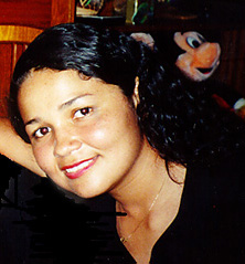 Date this voluptuous Brazil girl Rose from  B9789