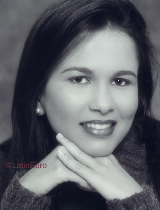 Date this attractive Brazil girl Renata from FORTALEZA B9737