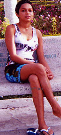 Date this hard body Brazil girl Alciane from  B9711