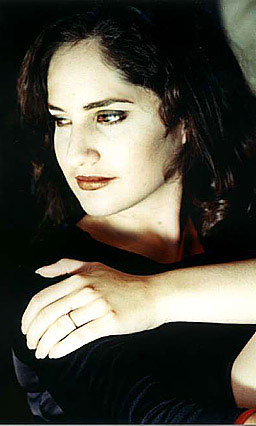 Date this georgeous Brazil girl Elisama from SAO PAULO B9688