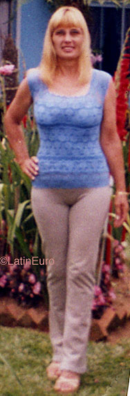 Date this exotic Brazil girl Cinita from ITAJAI B9401