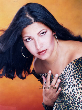 Date this beautiful Brazil girl Maria from PATOS B9347