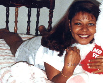 Date this georgeous Brazil girl Juliana from AMARO B8917