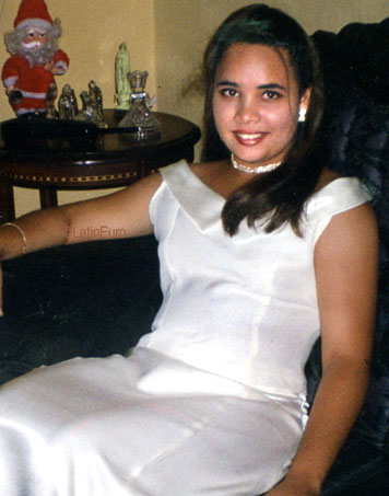 Date this attractive Brazil girl Lucia from PAULISTA B8861