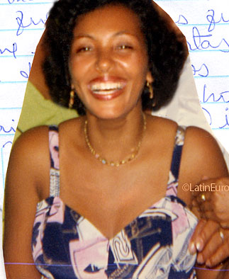 Date this attractive Brazil girl Miralva from SALVADOR B8800