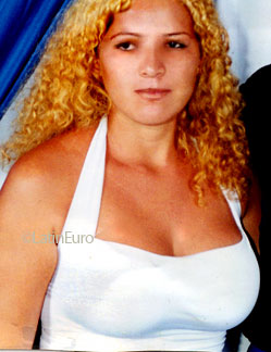 Date this attractive Brazil girl Tania from CUIABA B8826