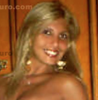 Date this nice looking Brazil girl Cintia from Niteroi B120