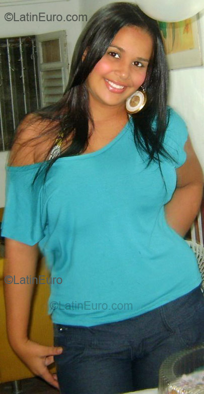 Date this sultry Brazil girl Cassia from Recife BR41
