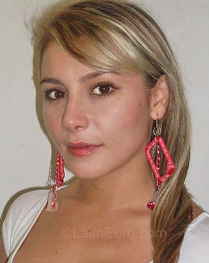 Date this lovely Colombia girl Cristina from Medellin CO40