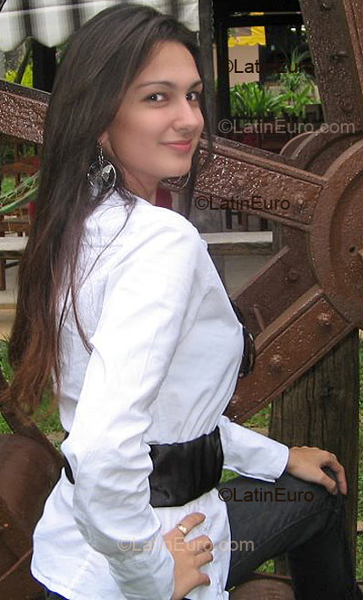 Date this beautiful Brazil girl Raphaella from Belo Horizonte BR63