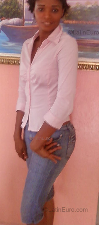 Date this sensual Dominican Republic girl Maria Noreyi from La Delica DO46