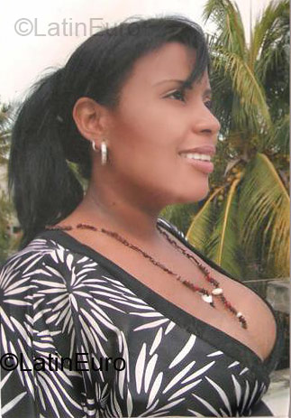 Date this hot Dominican Republic girl Katia Eulaya from San Cristobal DO75