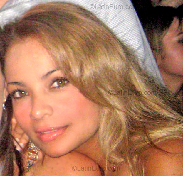 Date this good-looking Colombia girl Nayla Betty from Cali CO83