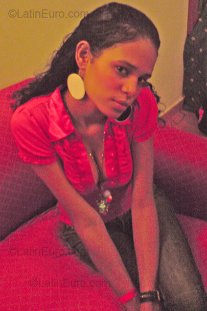 Date this young Dominican Republic girl Penelope Gabriela from Santo Domingo DO90