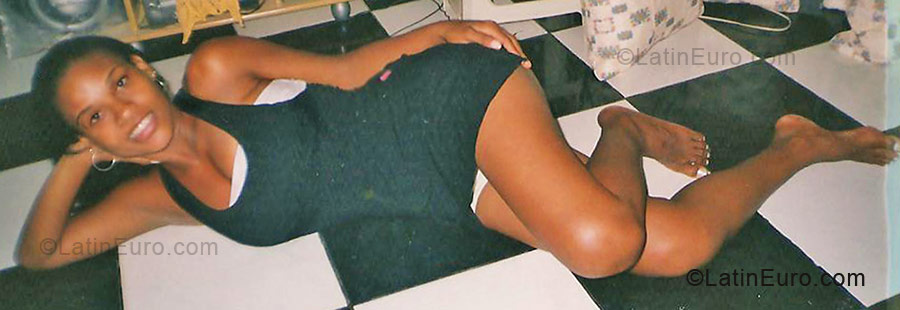 Date this charming Brazil girl Raquel from Salvador BR5894