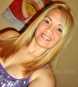 Date this foxy Brazil girl Carla from RIO DE JANEIRO BR166