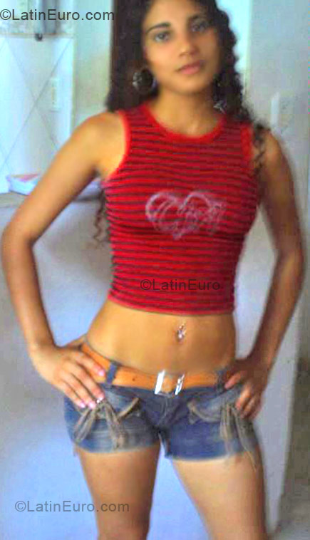 Date this stunning Brazil girl Camila from Salvador BR177