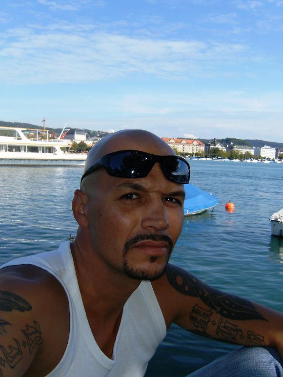 Date this good-looking Switzerland man CH1 from Montreux CH1